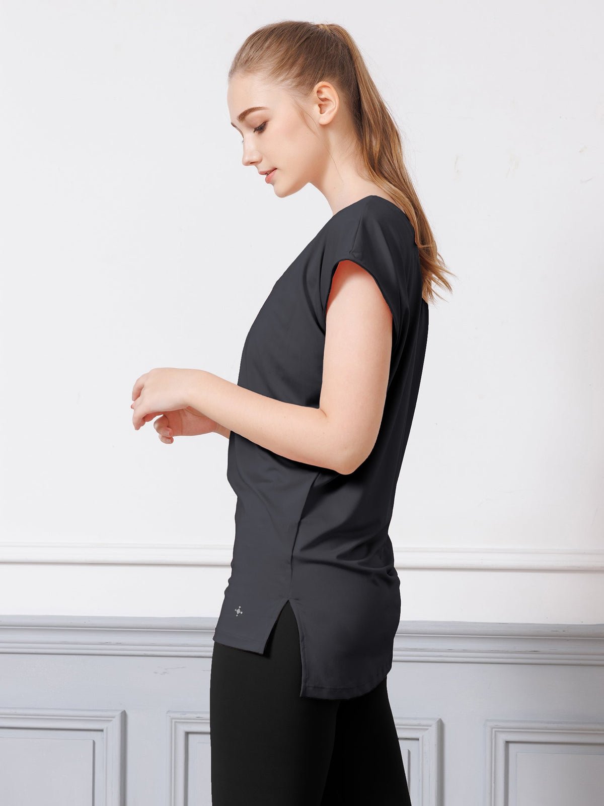 [Loopa] Loopa Back Cross V-Neck Tunic